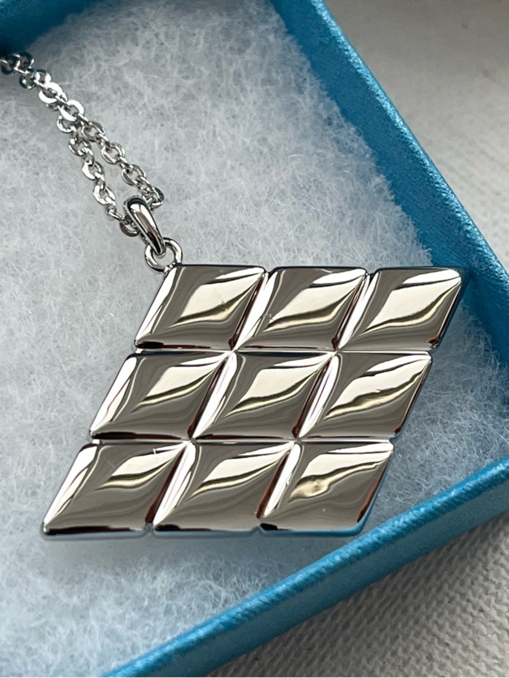 Swarovski Touchstone Crystal Aurora Borealis Geometric Pendant Necklace BNIB - Picture 5 of 6